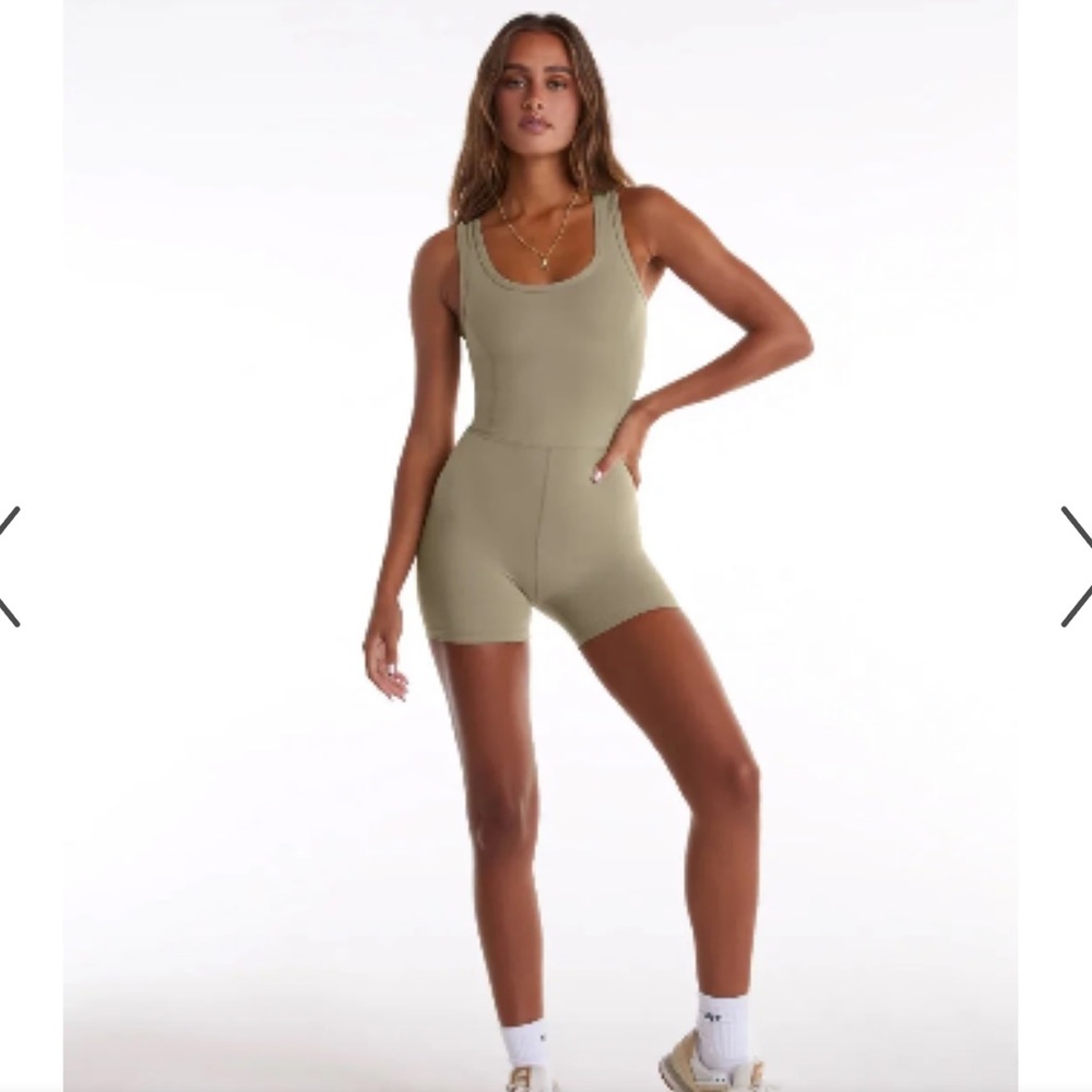 NWT Set active SPORTBODY® SHORTYSUIT - DESERT Size Large